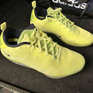 Kobe 11 Elite Lows - Size 11